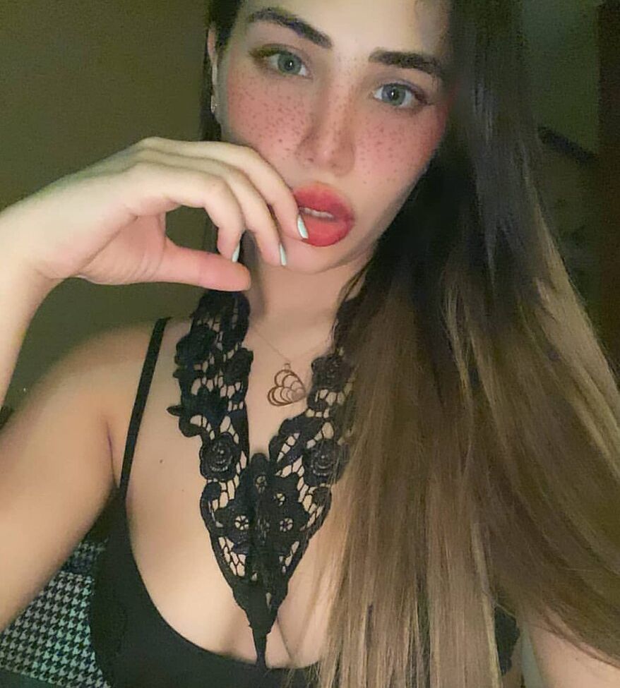 Miriam Tay desnuda #109850205