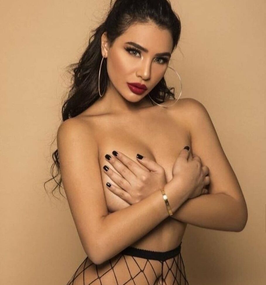 Miriam Tay desnuda #109850213