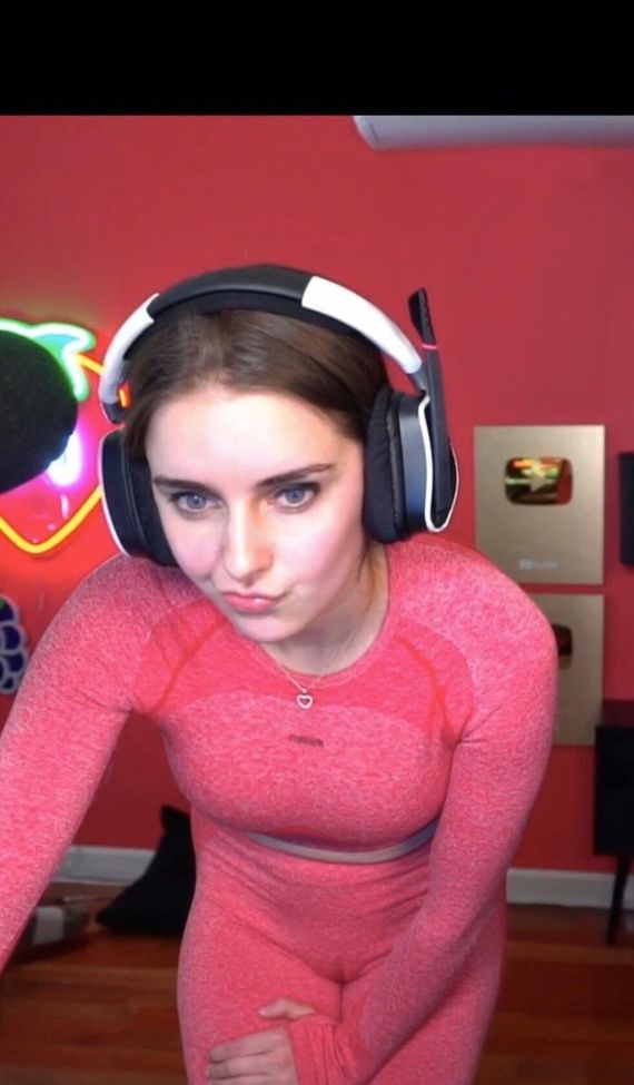 Loserfruit desnuda #109520709