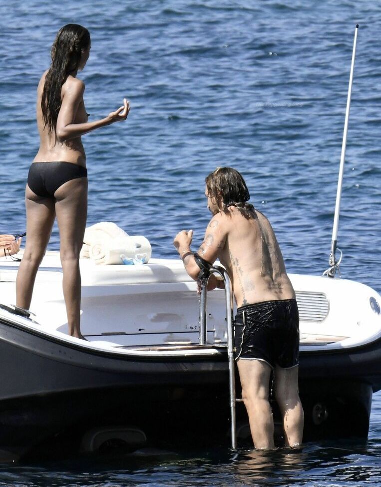 Zoe Saldana desnuda #108509115