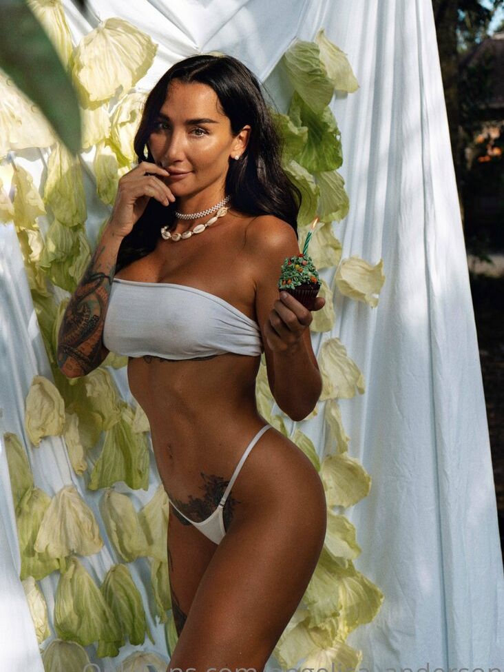 Angelica Anderson desnuda #108042012