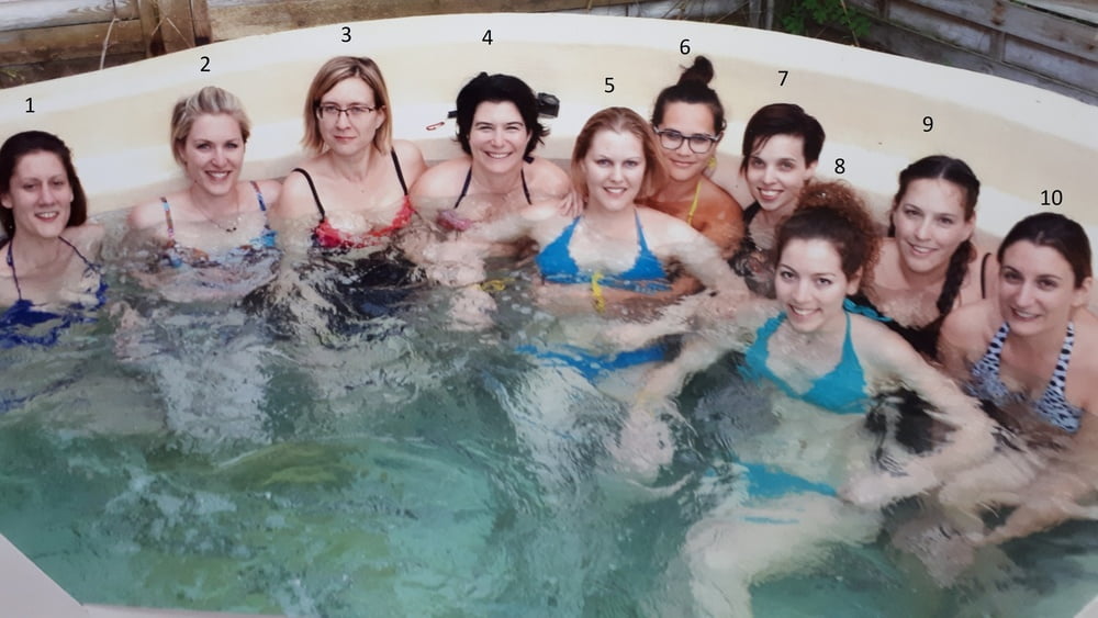 ¿A quién y cómo te follarías? bikini18
 #101860850