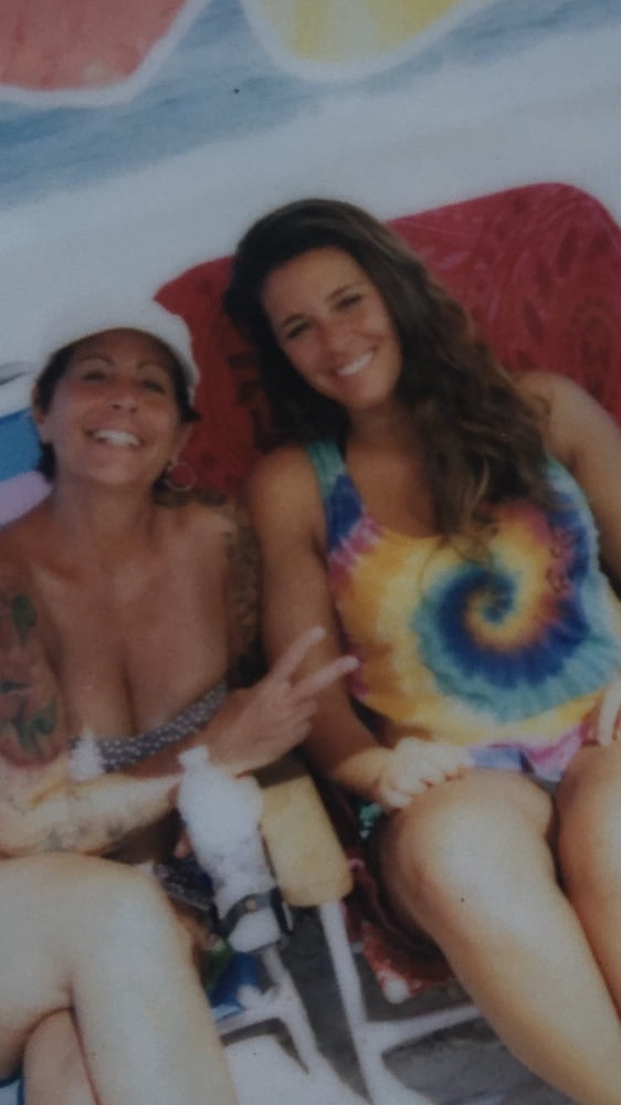 Meine jüngere Schwester kommentieren schmutzige Dinge, die Sie mit ihr machen würden
 #96252063