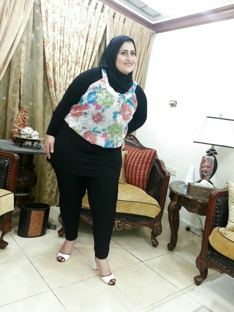 Il più grande culo arabo - grande bottino hijab bbw milf puttana
 #81832793