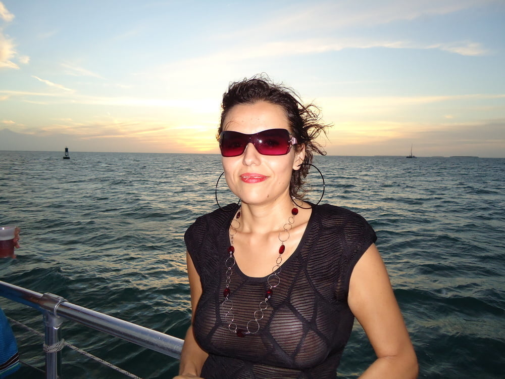 Big Tits Hotwife Flashes In Public And Gets Shared #98729375