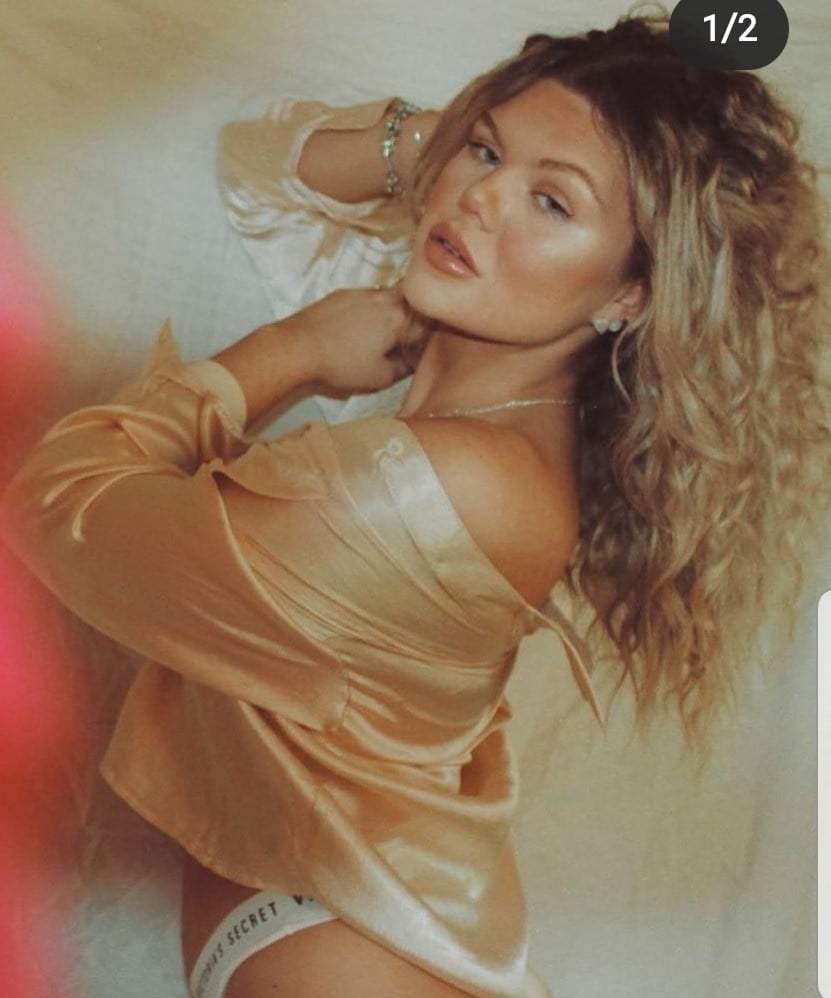 完全に服を着た、素晴らしい8
 #90372441