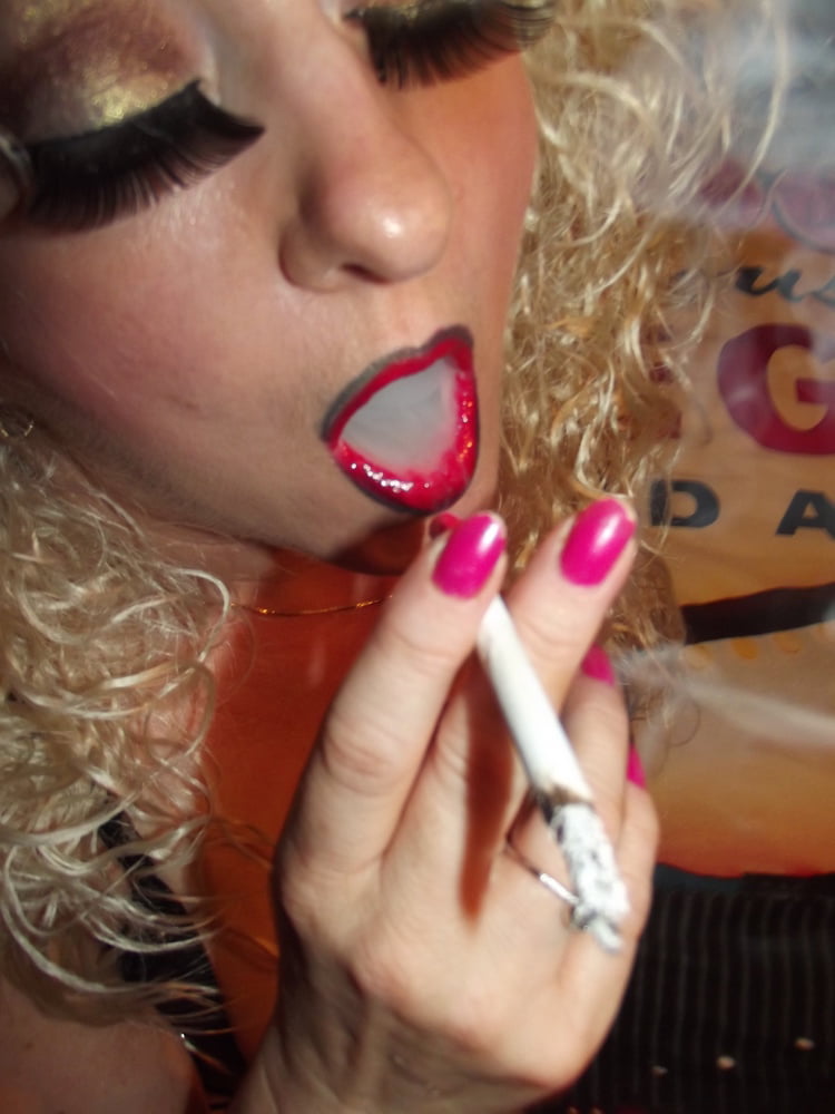 嬉しくてたまらない
 #106715163