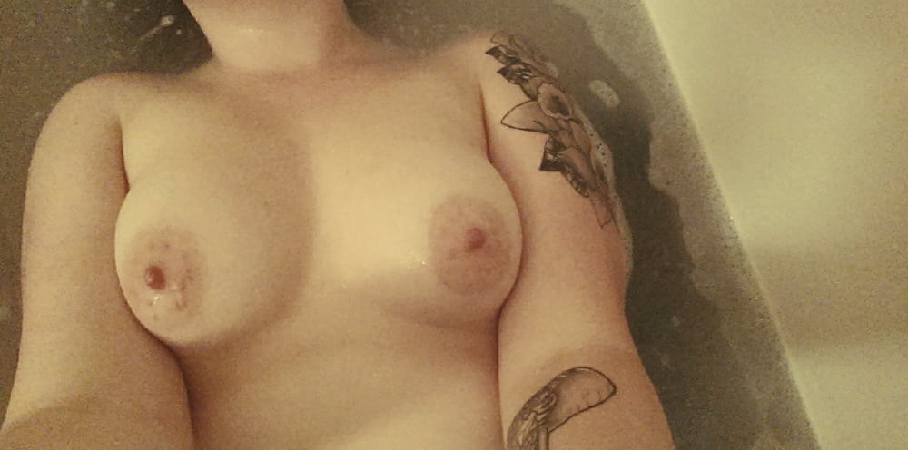 Amateur 1104 #93670164