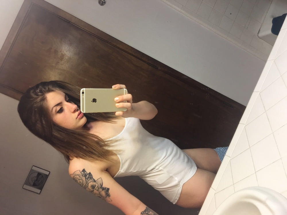 Amateur 1104 #93670226