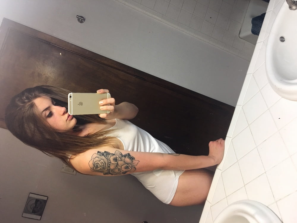 Amateur 1104 #93670235