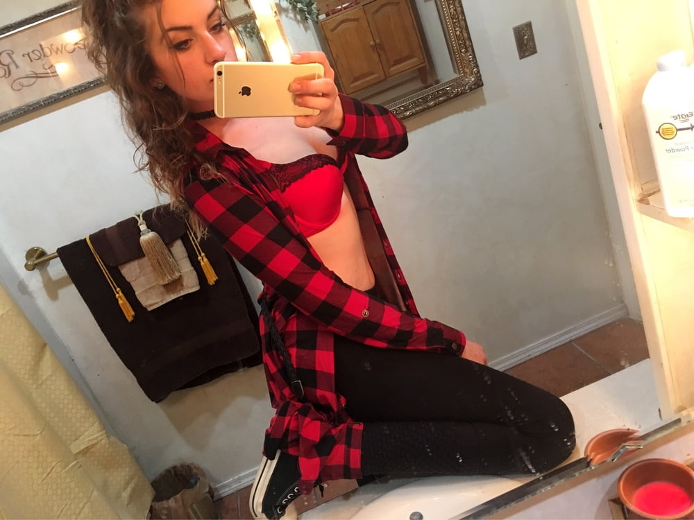 Amateur 1104 #93670365