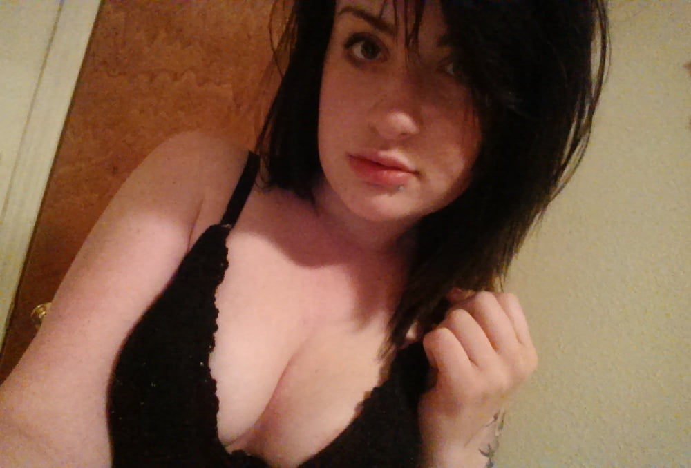 Amateur 1104 #93670823