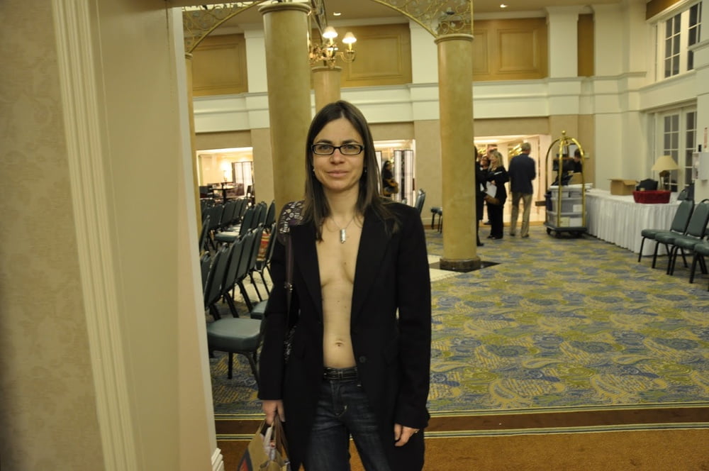 Exibe nudity publc
 #94662471