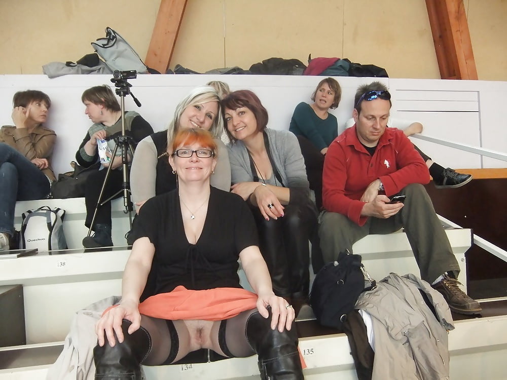 Exibe nudity publc
 #94662557