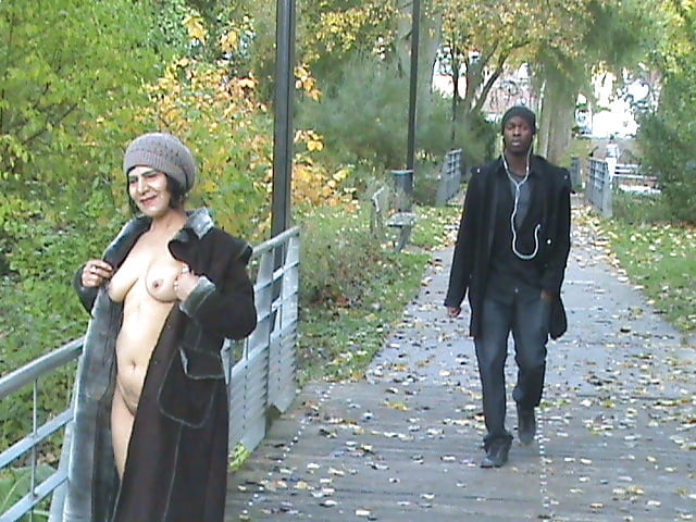 Exibe nudity publc
 #94662564