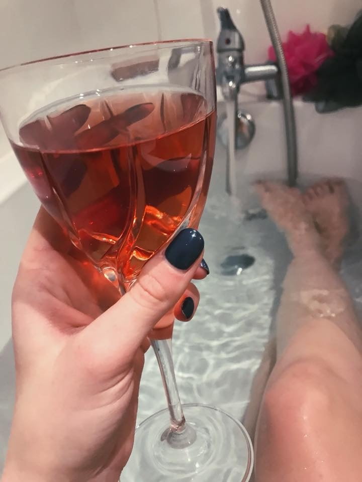 Exibe nudity publc
 #94662603