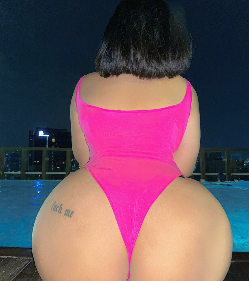 Muayaeii desnuda #108045602