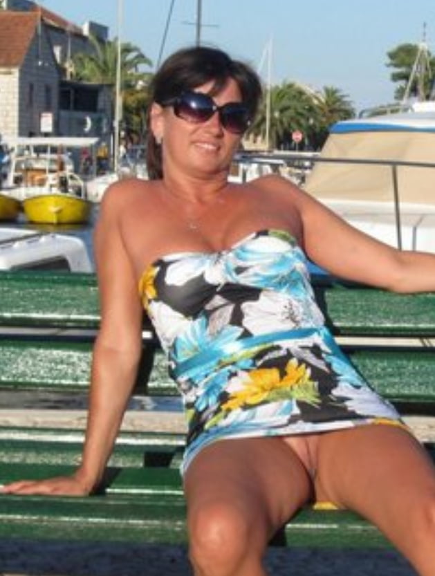 Only the hottest milfs and matures #102151072