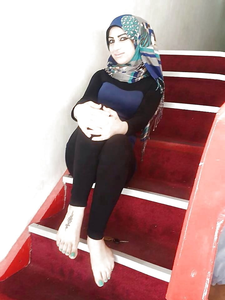 Arabische Hijab Füße Fersen
 #82291366