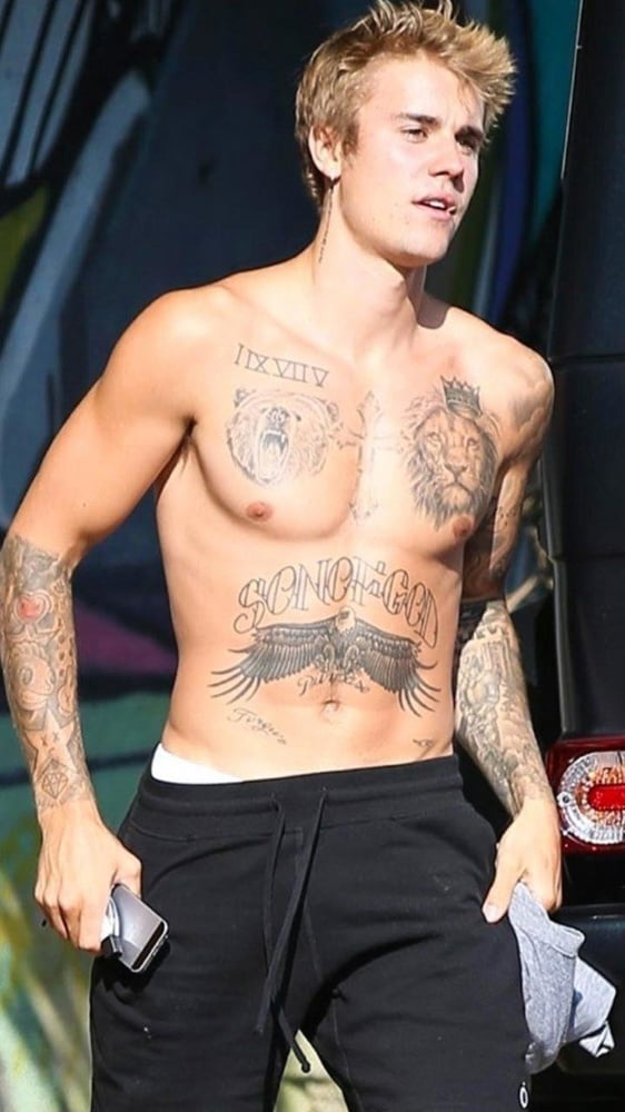 Male celeb Justin Bieber paparazzi nude cock shots #106860962
