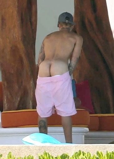 Male celeb Justin Bieber paparazzi nude cock shots #106860967