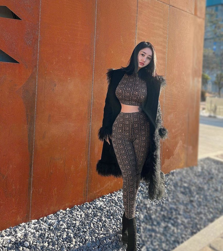 R0s8y desnuda #108173724