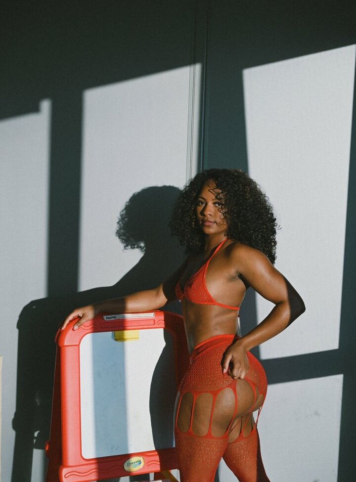 Saleema Mansur desnuda #108419815