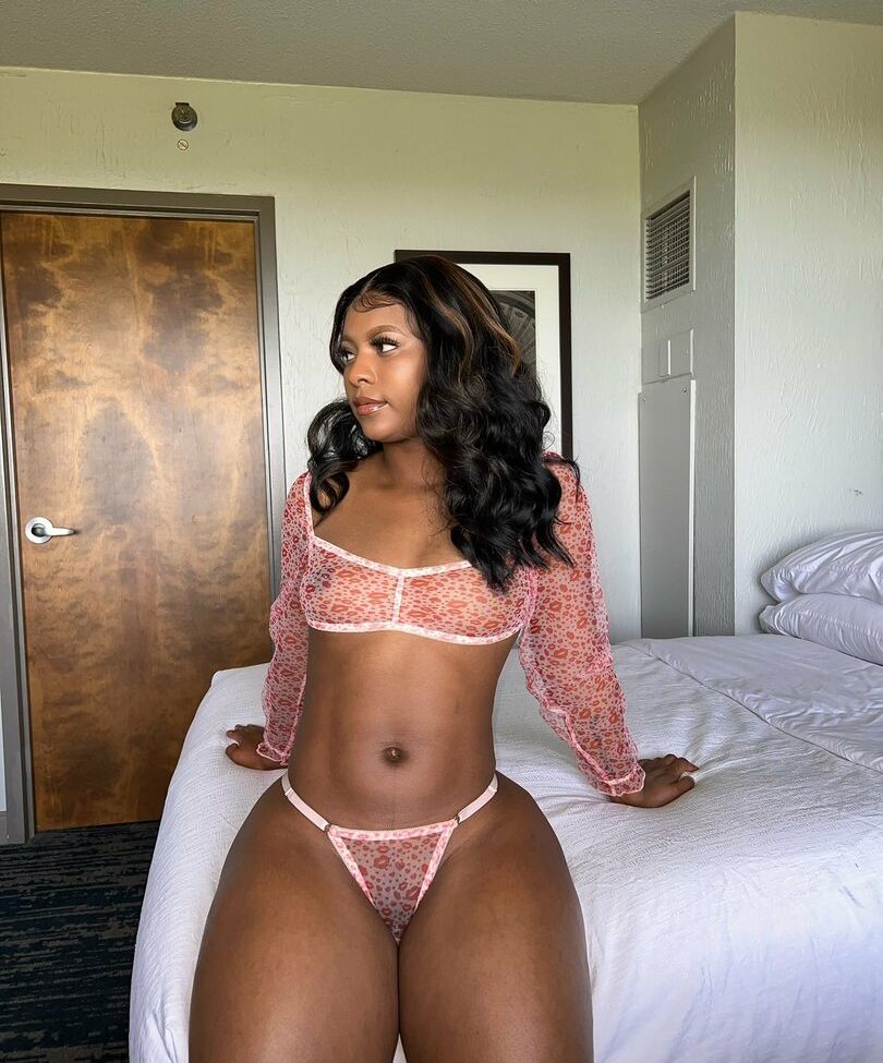 Saleema Mansur desnuda #108419854