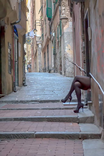 Straßenprostituierte in Genua, Italien
 #106499005