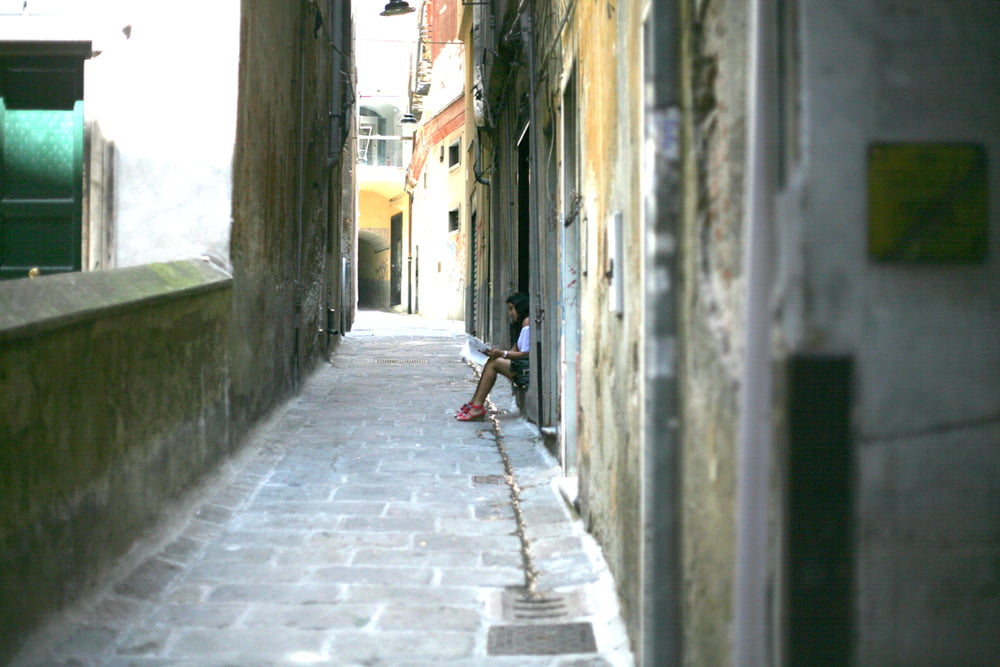 Prostituées de rue à Gênes, Italie.
 #106499022