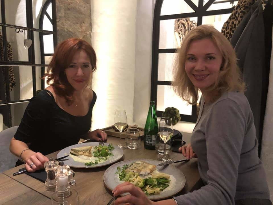 Lena Popova Elena Popova #100416850