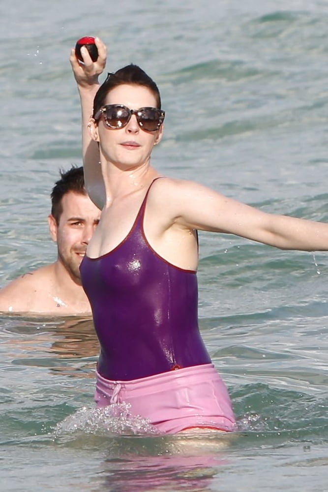 Anne hathaway
 #102482802