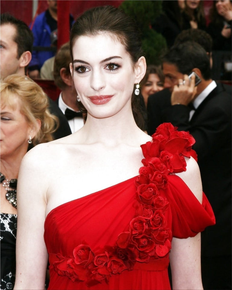Anne Hathaway #102483028