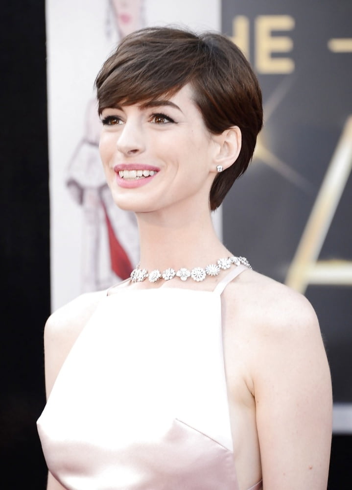 Anne hathaway
 #102483029