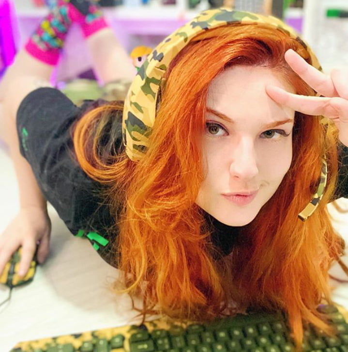 Comente em qual streamer vc quer ver tomar leite #81428883