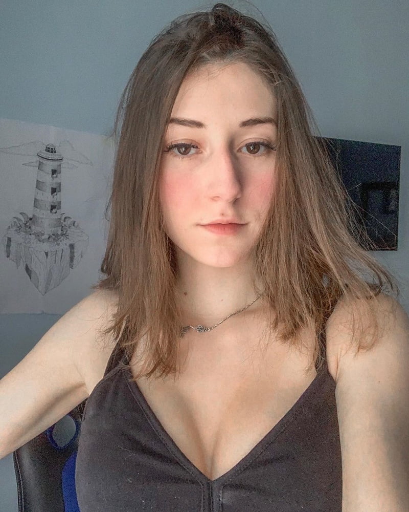 Comente em qual streamer vc quer ver tomar leite #81428914