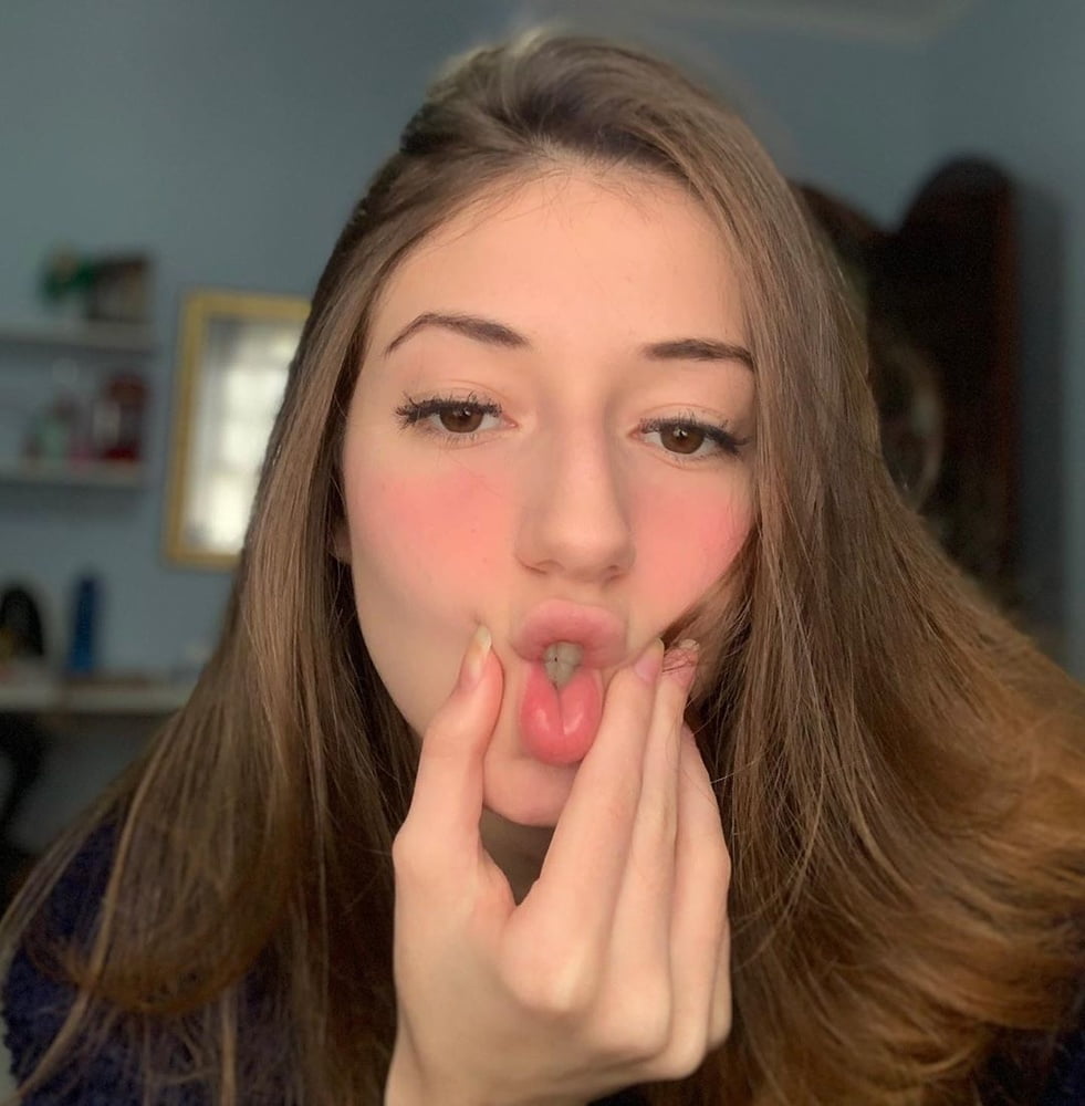 Comente em qual streamer vc quer ver tomar leite #81428918