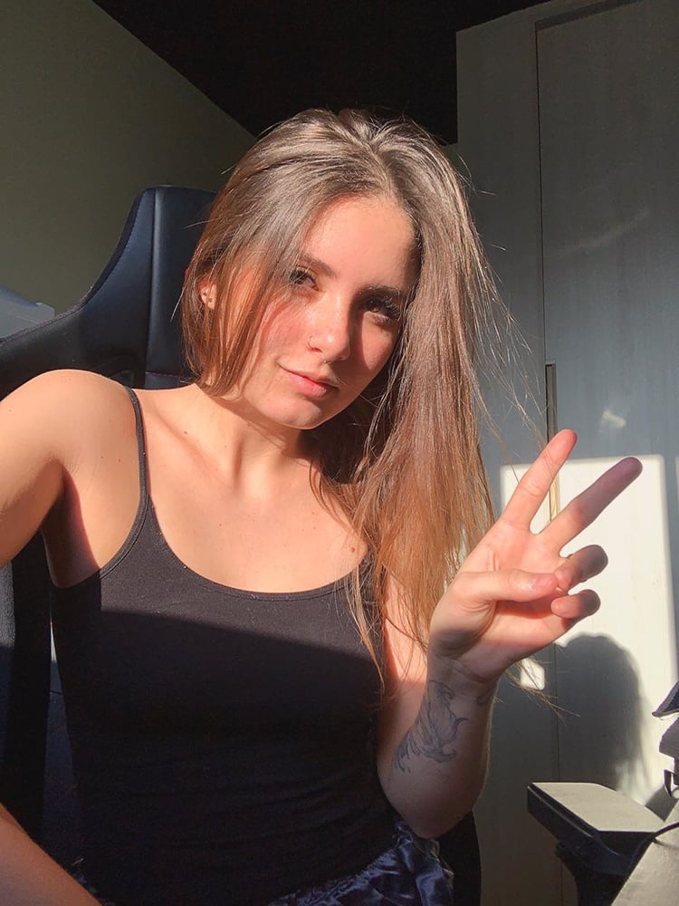 Comente em qual streamer vc quer ver tomar leite #81428980