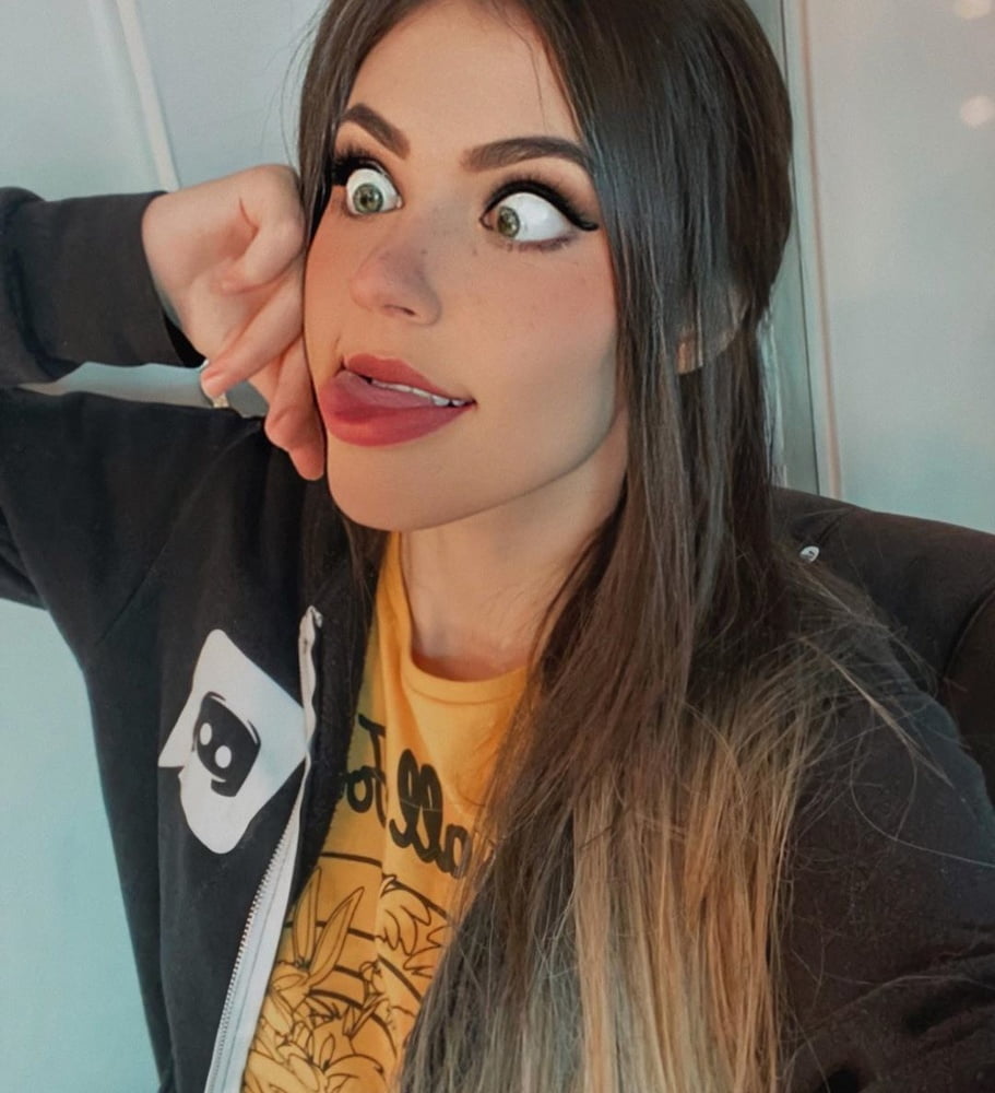 Comente em qual streamer vc quer ver tomar leite #81429003