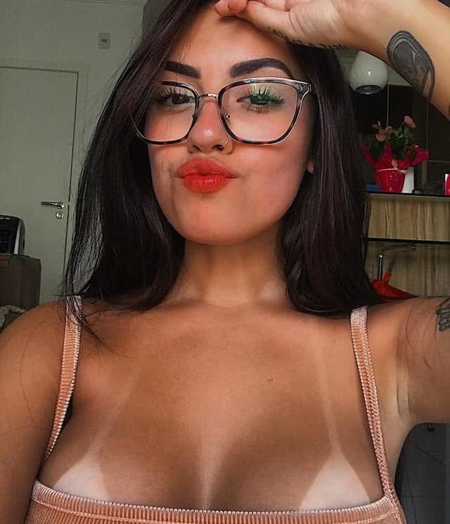 Comente em qual streamer vc quer ver tomar leite #81429031