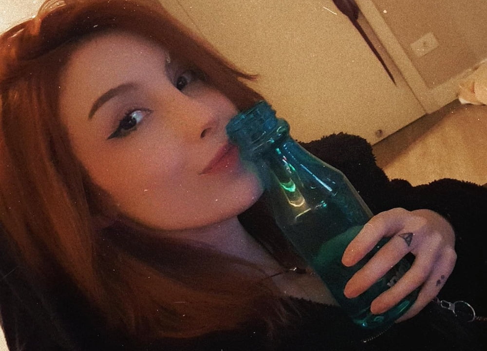 Comente em qual streamer vc quer ver tomar leite #81429081