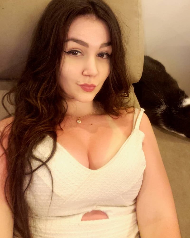 Comente em qual streamer vc quer ver tomar leite #81429157