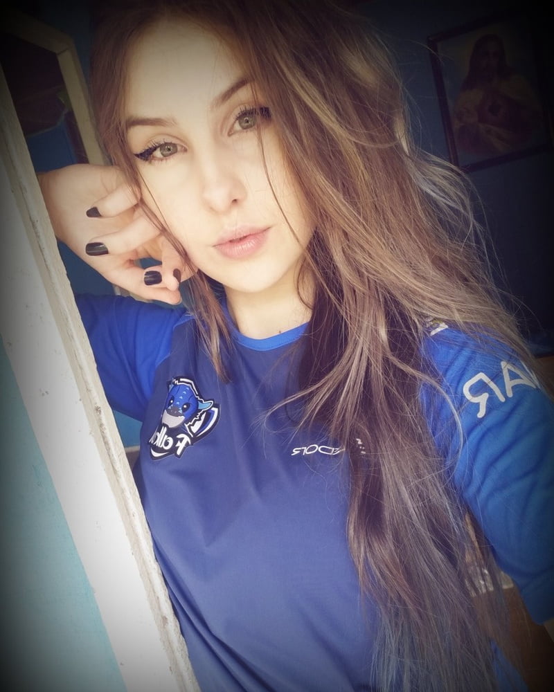 Comente em qual streamer vc quer ver tomar leite #81429190