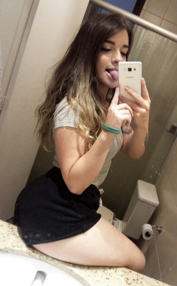 Comente em qual streamer vc quer ver tomar leite #81429202