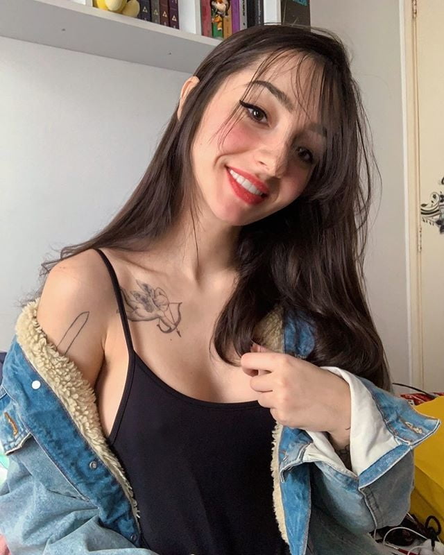 Comente em qual streamer vc quer ver tomar leite #81429241