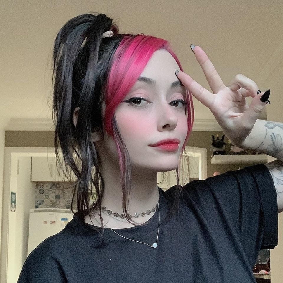 Comente em qual streamer vc quer ver tomar leite #81429272