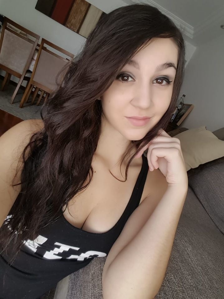 Comente em qual streamer vc quer ver tomar leite #81429344