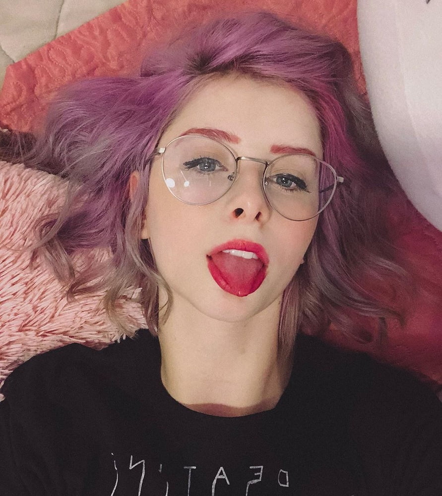 Comente em qual streamer vc quer ver tomar leite #81429350