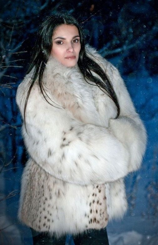 woman in fur coat 22 #101782073