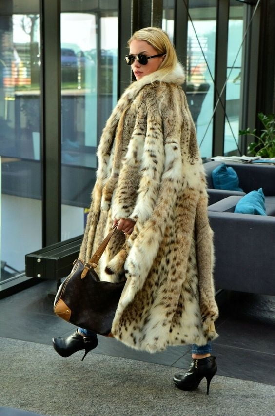 woman in fur coat 22 #101783073